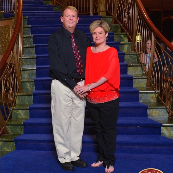 Meet your Posher, Tonia - Picture 1 of 1